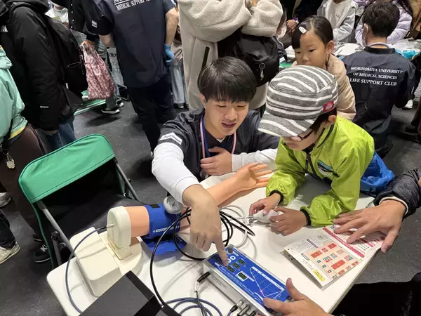「13,000人以上が来場した「こどものおしごと体験イベント」に森ノ宮医療大学が出展！親子で学ぶ医療職体験×防災教育を実施」の画像