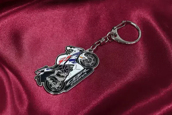 「「Hondaバイクメタルキーホルダー スポーツタイプ」新発売！カプセルトイから憧れの名車が登場！」の画像