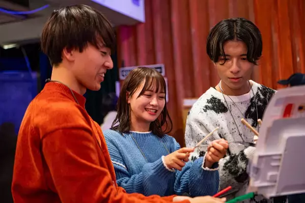 「「ひらめきと想像力で挑む体験が新鮮！」と大好評！  東京会場は完売回も続出のSCRAP×サバンナ高橋茂雄 共同制作第5弾 リアル脱出ゲーム『ゾンビに囲まれたホームセンターからの脱出』 大阪、愛知での開催決定！」の画像