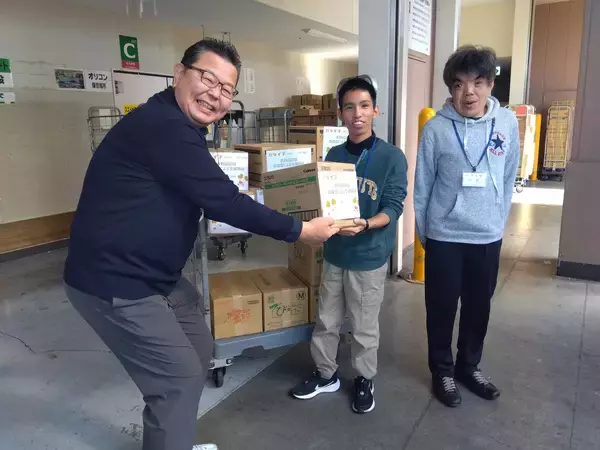 「【ライフ】176店舗で回収した着る機会のなくなった衣料品”103.1t”をリユース・リサイクル！収益金は全額子ども食堂等の支援に充当！」の画像