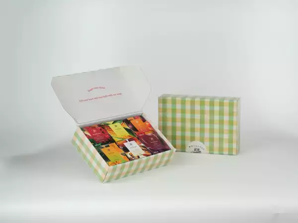 「「野菜をMOTTO」のスープ詰め合わせギフトに、野菜をイメージしたポップカラーの新デザインボックスが3サイズ・3種類で登場！」の画像