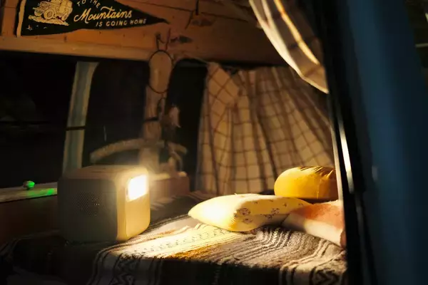 車中泊という、もうひとつの当たり前。電源があれば、夜はもっと自由になる。