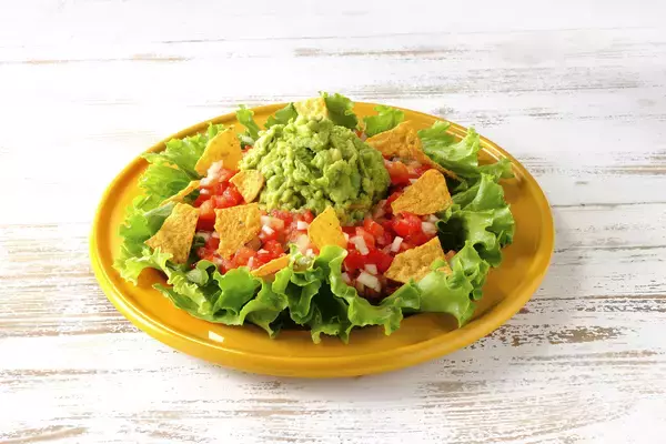 「アボカド・トマト・タマネギだけで、“メキシカン”なソースが手軽に作れる『アボカドワカモレ＆トマトサルサ用セット』新発売」の画像