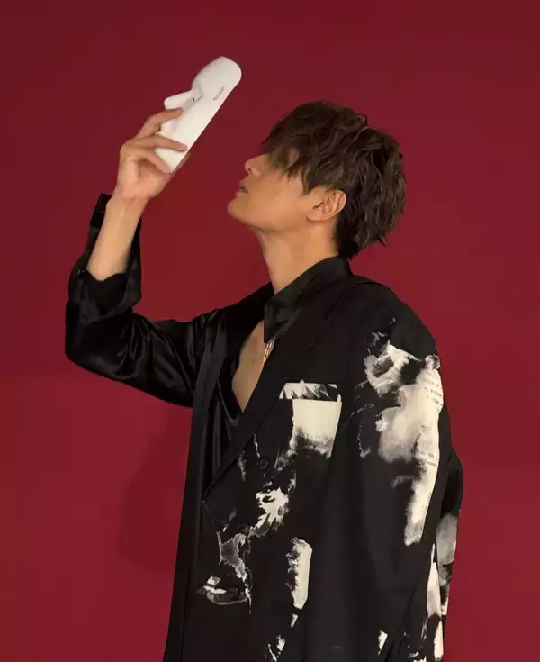 現在、舞台「BACK BEAT」でジョンレノンを演じている加藤和樹が20周年イヤーにミニアルバム「SMASH BOX」発売決定！先行配信シングル「Chu La Pa Pan!!!」を5月1日にリリース！