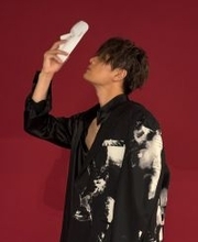 現在、舞台「BACK BEAT」でジョンレノンを演じている加藤和樹が20周年イヤーにミニアルバム「SMASH BOX」発売決定！先行配信シングル「Chu La Pa Pan!!!」を5月1日にリリース！