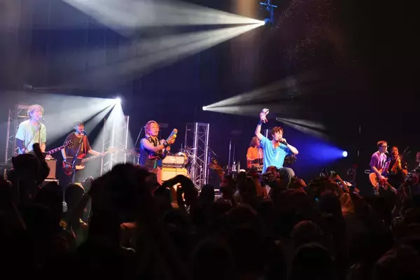 「現在、舞台「BACK BEAT」でジョンレノンを演じている加藤和樹が20周年イヤーにミニアルバム「SMASH BOX」発売決定！先行配信シングル「Chu La Pa Pan!!!」を5月1日にリリース！」の画像