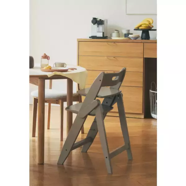 新発想のベビー・キッズチェアYIPPY(イッピー)の最新コレクションESSENCE(エッセンス)が全国の unico 店舗・ECで販売開始。