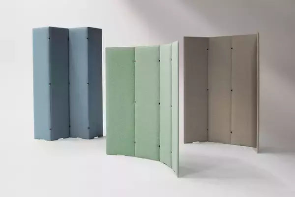 コワーキングやフリーアドレスに最適　TRANQORD吸音パーテーションシリーズに、高さ140cmの新サイズ追加