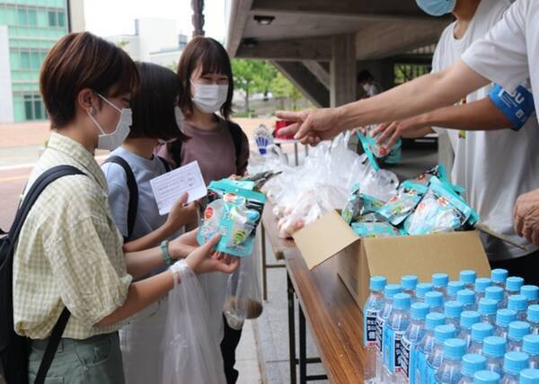 コロナ禍で困窮した学生に食の支援 年末年始を控え四天王寺大学からの贈り物 21年12月8日 エキサイトニュース