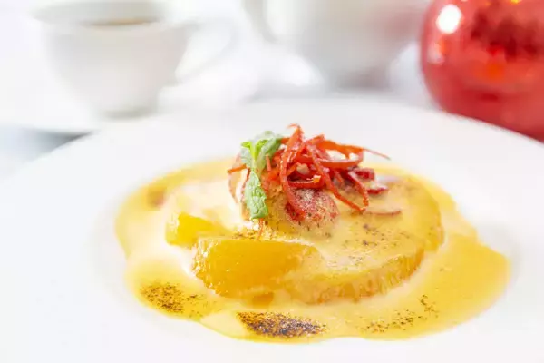 「ホテル京阪 京橋 グランデ クリスマスアフタヌーンティーを開催」の画像