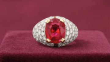 サザビーズ・パリで予想の3倍落札 「おもいお」ではブランドジュエリー査定体制を強化