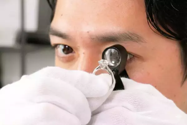 「サザビーズ・パリで予想の3倍落札 「おもいお」ではブランドジュエリー査定体制を強化」の画像