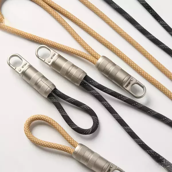 「スマホと“もしも”を守る15cm。「スゴいミニケーブル」がMakuakeにて先行販売開始首掛け＆キーホルダーになる“守る充電ケーブル”」の画像