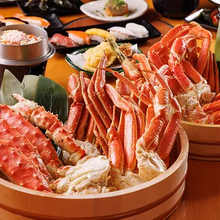 歴史的円安で訪日客に「食べ放題」が人気　東京のカニ食べ放題店で外国人来店数が前月比132％に増加