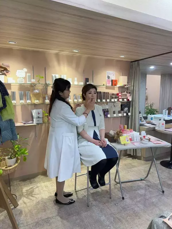 「11/15　大阪開催のイベント美コラで美顔器の使用体験会開催　3万人施術のノウハウを凝縮　健康的に小顔になる方法を伝えたい」の画像