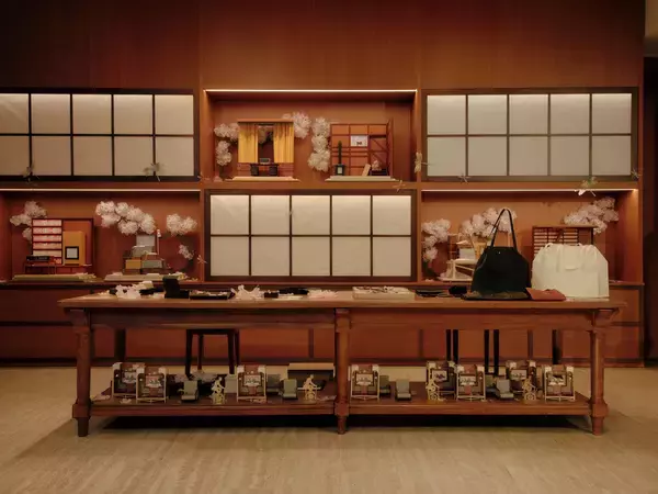 「モンブランがミラノファッションウィークで2026年秋冬レザーコレクションを発表　会場に女優の杏さんが来場」の画像