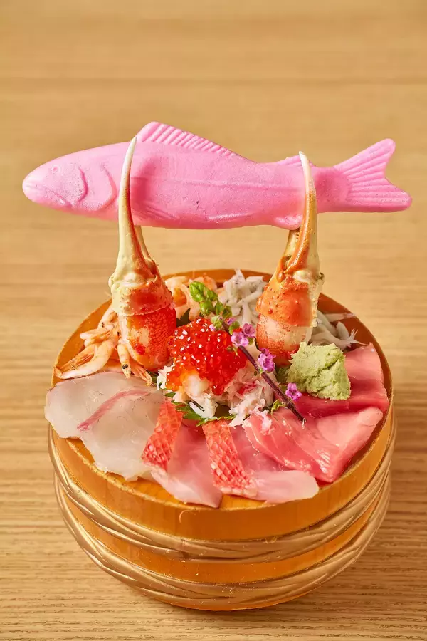 「春、満開丼。春にぴったりの「桜鯛」を使用した桜舞い散る海鮮丼フェア「桜祭り」開幕!!」の画像