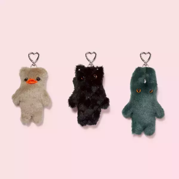 「清澄白河の The Bee's Knees Gallery に日常に寄り添う“小さなアート”が集結！国内外の作家による展示販売会《ラッkey chain 展3(TM)》を開催」の画像