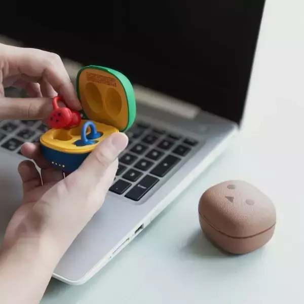 「耳を塞がない、ちいさな相棒。ダンボーのオープンイヤー型イヤホン誕生！「cheero Wireless Open Earphones Smart Pro DANBOARD ver.」」の画像