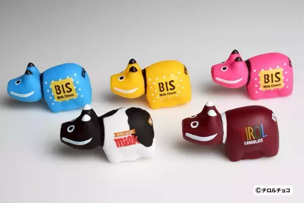 「バレンタインは「食べて終わり」にしない。チロルチョコが“赤べこ”になってやってきた！」の画像