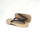 「街を歩く、リズムが変わる。「インディゴ染 ねずこ右近下駄　茶綿デニム鼻緒」2026年2月より、現代の暮らしに馴染む「右近型」の受注開始」の画像4