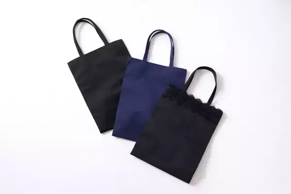 【卒入園・入学式】「A4封筒が折れ曲がる」問題を解決。式典の静寂を邪魔しない“静音内装”と衣類への色移り防止を徹底した、実用派フォーマルバッグが発売