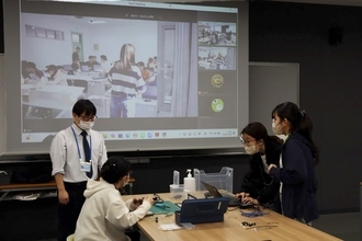 【岡山理科大学】大連東軟信息学院とオンライン協働でロボットづくり競う
