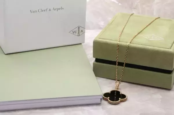 「ヴァンクリーフ＆アーペル4月価格改定を受け、「おもいお」が査定体制を強化」の画像