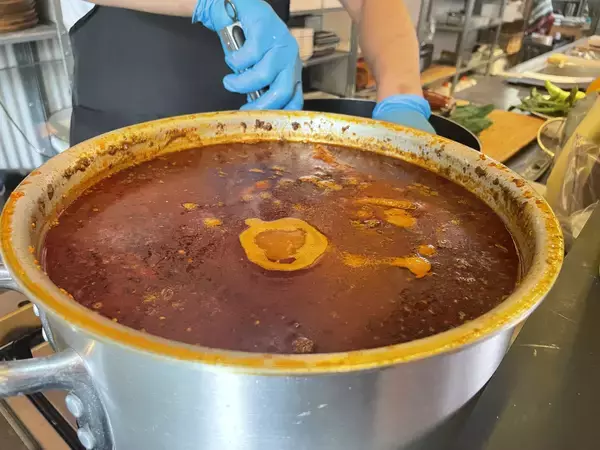 「「ご飯を出さない」スープカレー『10cm SPICE & BUNS 』が南新宿にオープン」の画像