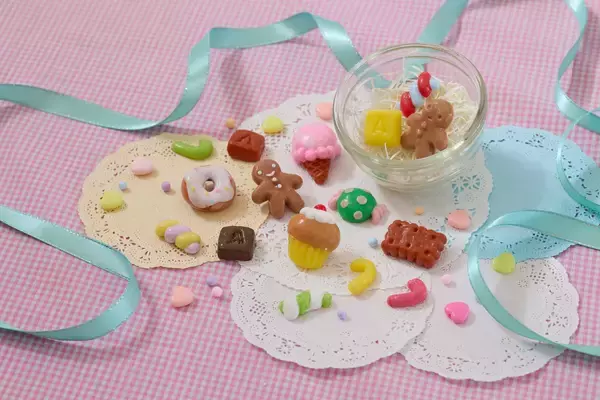 「焼いて完成！世界にひとつだけの作品づくり乾きにくい「シリコンねんど」にクラフトキットシリーズが新登場」の画像