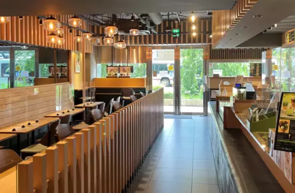 「京都 宇治の老舗 辻利（TSUJIRI）より「辻利ソフト 春のパルフェ」「京ラテⓇ スムージー 春いちご」「抹茶さくらソーダ」期間限定販売2026年2月16日～4月30日（木）期間限定販売」の画像