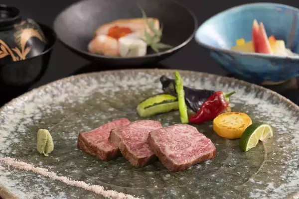 「お肉も海鮮も「選ぶ」から「両方味わう」贅沢へ　伊勢パールピアホテル、松阪牛と海の幸が共演する新会席「伊勢の國」を4月より提供開始」の画像