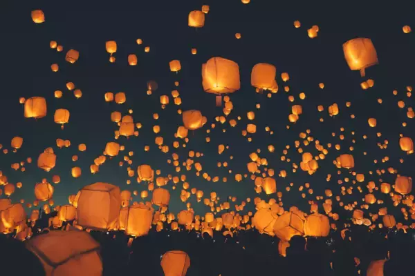 最大3,500基の光が夜空を彩る「七夕スカイランタン祭り2026」埼玉・京都で7/17(金)より開催 昨年チケット4万4千枚完売イベント