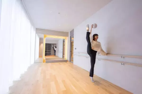 「名古屋初！＊　海外で主流の“バレエのバー(barre)を使ったエクササイズ”本格導入　ヨガ・ピラティス・バレエエクササイズを体験できる「Studio Stormi」3月7日(土)名古屋市東区に誕生」の画像