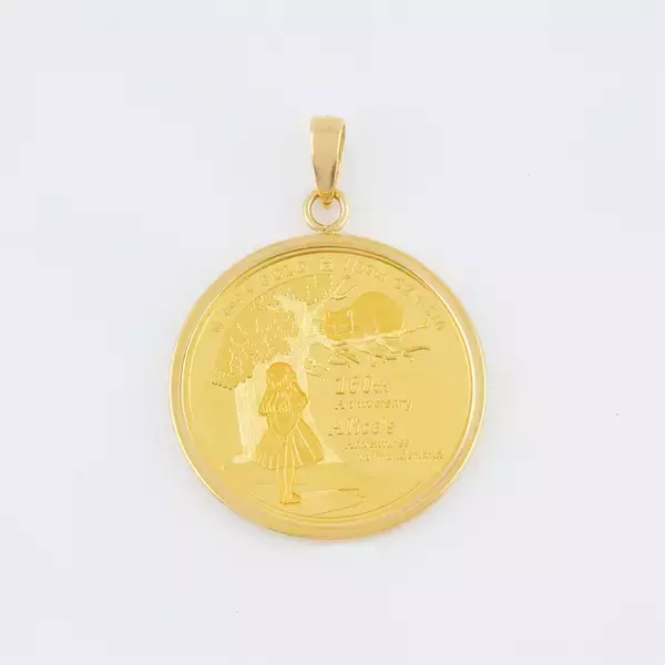 「世界限定1,400枚　『不思議の国のアリス』純金コインがペンダントトップに！」の画像