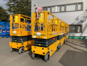 高所作業車の挟まれ警報装置の活用で安全性と作業性が向上