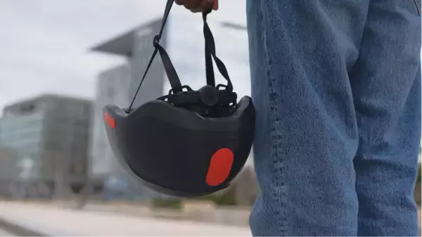 「駐輪中のヘルメット、もう持ち歩かない。自転車に固定＆施錠できる「ON BOARD Helmet」、Makuakeで応援購入受付開始」の画像