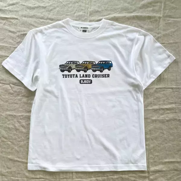 「成田空港T3にトヨタランドクルーザープリントTシャツが登場」の画像