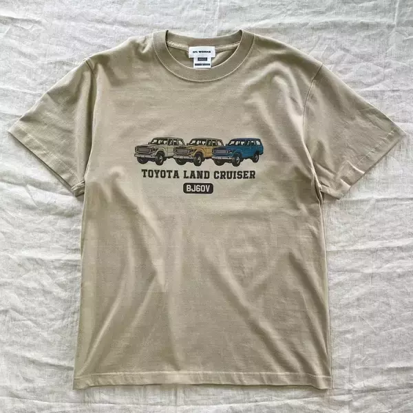 「成田空港T3にトヨタランドクルーザープリントTシャツが登場」の画像