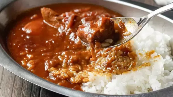 「カレーオブザイヤー2026で評価されたコスモ食品　公式アンバサダーが決定」の画像