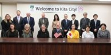 ウォルナットクリーク市訪問団が区長と区議会議長へ表敬訪問