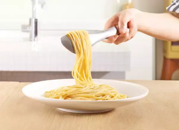 「ゼンブヌードル(丸麺)、史上最高の“もちっと食感”へリニューアル！」の画像