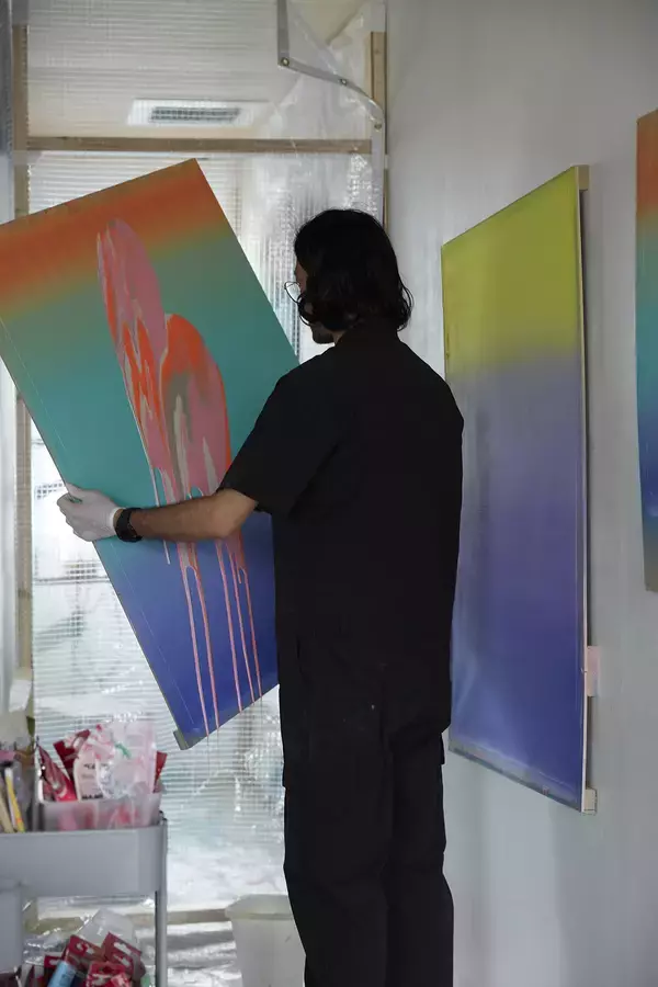 「静寂を染める色彩」仙石原古今、京森康平が全館を彩る宿泊者限定アートイベント開催