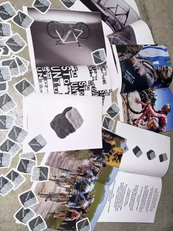 サイクルモード東京キャニオンブースで『新型エンデュレースCFR ZINE』、『CANYON石畳ステッカー』を限定配布