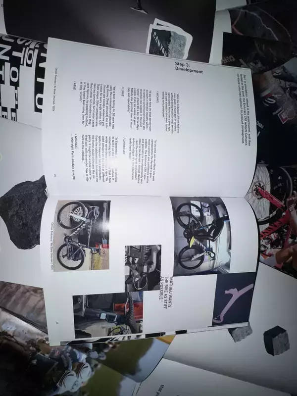 「サイクルモード東京キャニオンブースで『新型エンデュレースCFR ZINE』、『CANYON石畳ステッカー』を限定配布」の画像