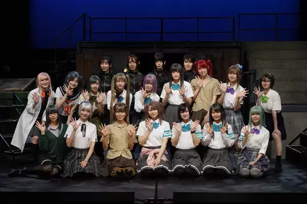 武装 JK の緊迫感が炸裂︕『リトルアーモリー THE STAGE』開幕︕︕