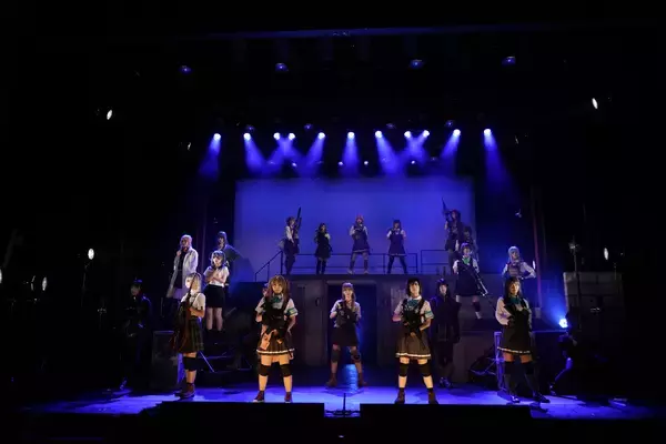 「武装 JK の緊迫感が炸裂︕『リトルアーモリー THE STAGE』開幕︕︕」の画像
