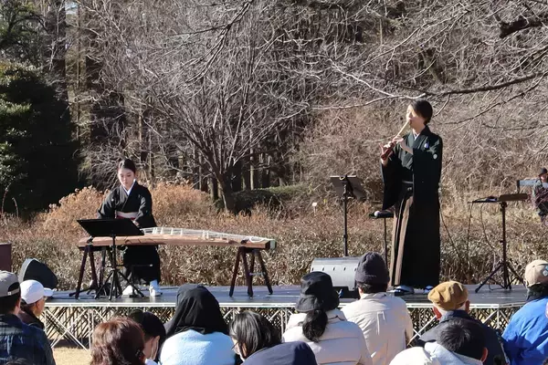 「年の初めは神代植物公園「正月開園と新春の催し」へ！新春コンサートや新年ならではの植物展示を実施します」の画像