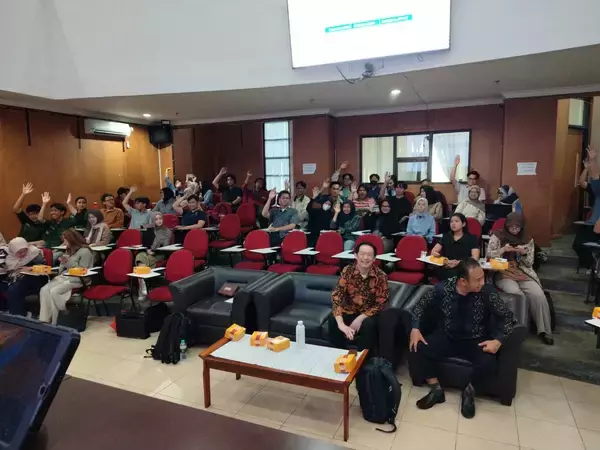 「ROY株式会社、インドネシア国立教育大学で施工管理人材育成に向けた講義を実施」の画像