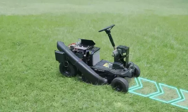 人手不足の日本農業を支援  台湾メーガゴテック、自律走行電動芝刈り機の最新モデルを公開